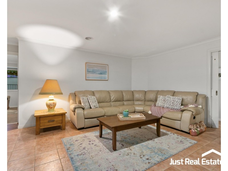 36 Cranston Close, Narre Warren North VIC 3804