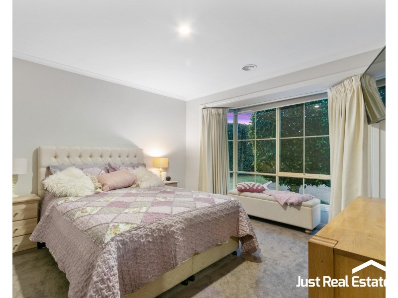 36 Cranston Close, Narre Warren North VIC 3804