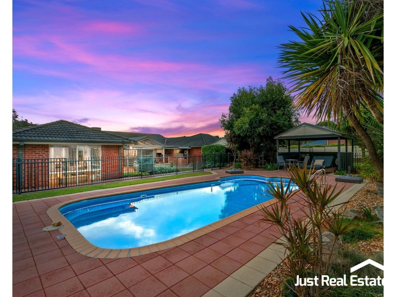 36 Cranston Close, Narre Warren North VIC 3804