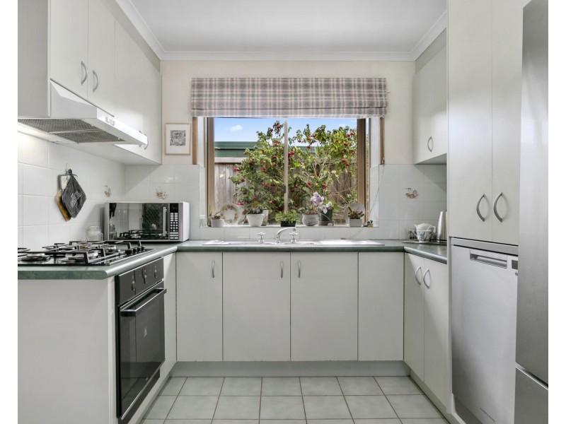 39 Coolong Avenue, Berwick VIC 3806