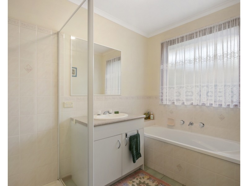 39 Coolong Avenue, Berwick VIC 3806