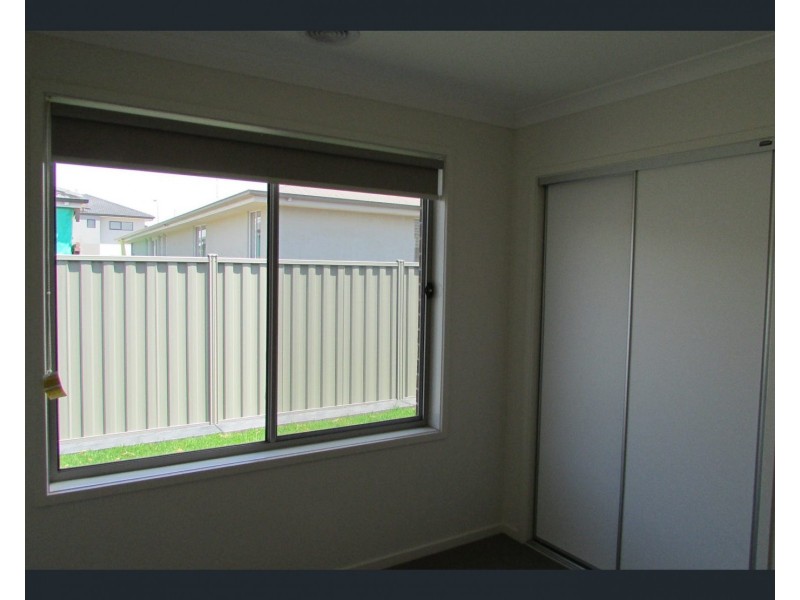 30 Yellow Robin Circuit, Cranbourne East VIC 3977