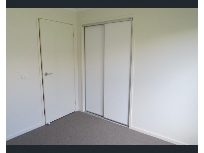 30 Yellow Robin Circuit, Cranbourne East VIC 3977