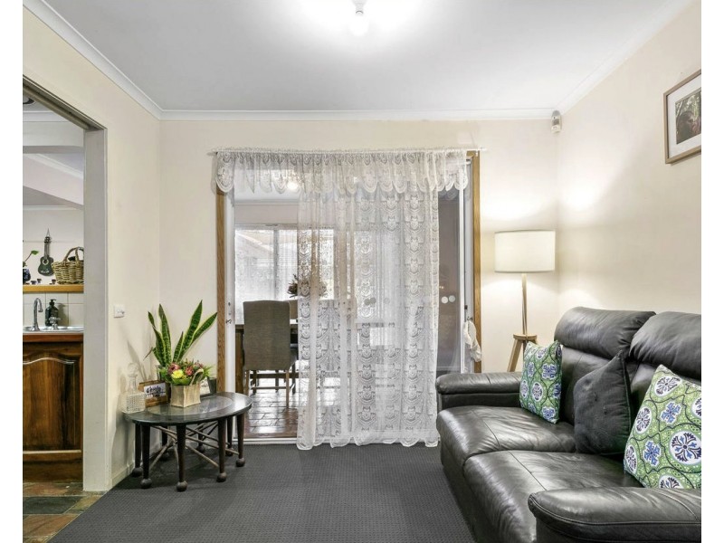 5 Roundhay Court, Berwick VIC 3806