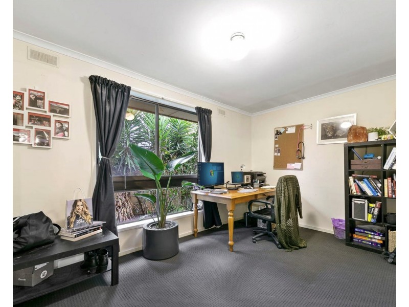 5 Roundhay Court, Berwick VIC 3806