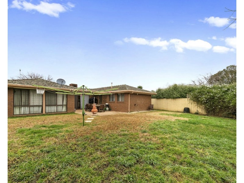 5 Roundhay Court, Berwick VIC 3806