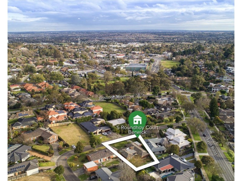 5 Roundhay Court, Berwick VIC 3806