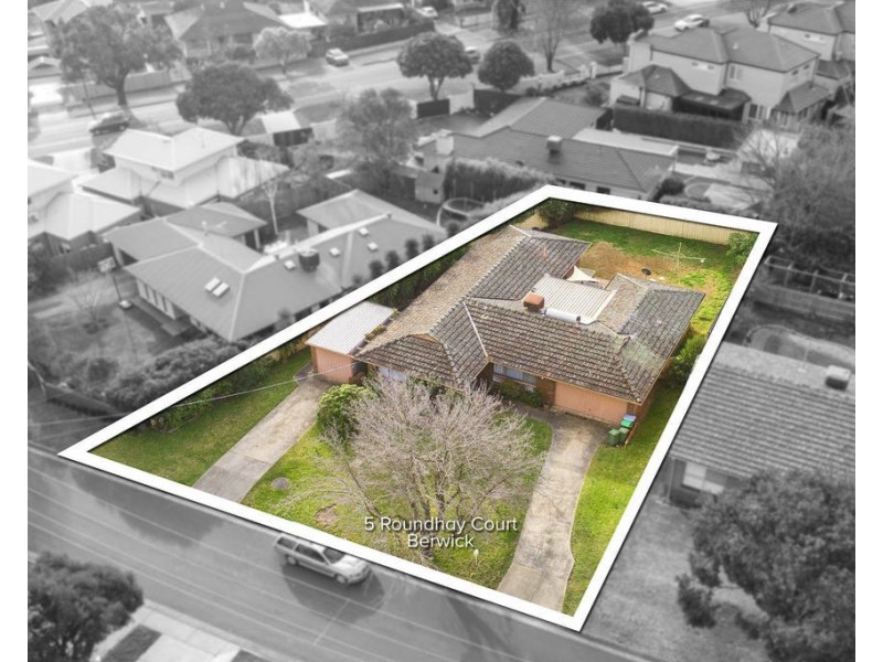 5 Roundhay Court, Berwick VIC 3806