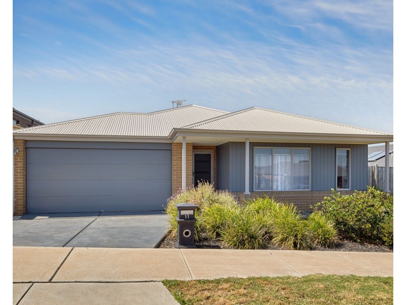 11 Sunnybrook Avenue, Warragul VIC 3820