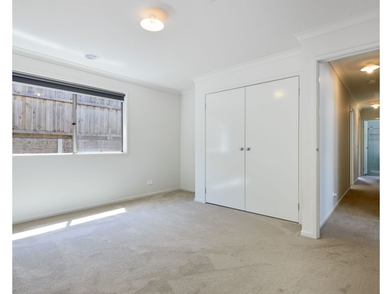 11 Sunnybrook Avenue, Warragul VIC 3820