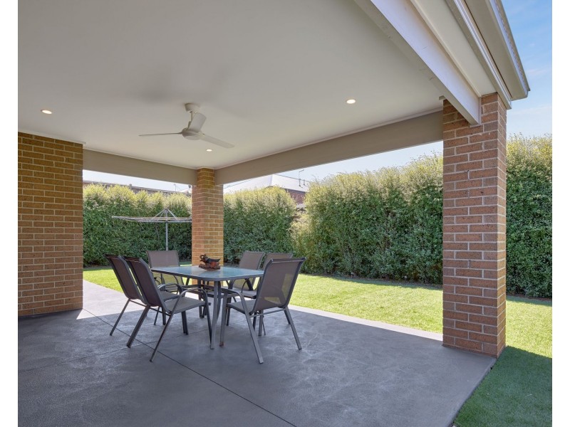 11 Sunnybrook Avenue, Warragul VIC 3820