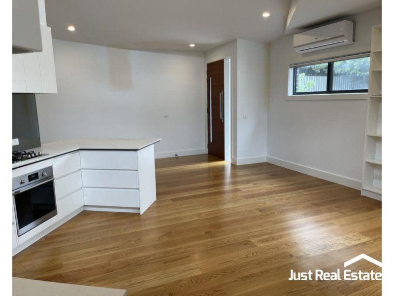 3/8 Dunnell Rise, Berwick VIC 3806