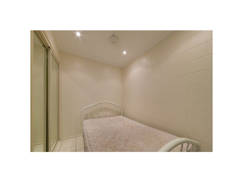 5, 1a Pleasant Drive,, Cannonvale QLD 4802