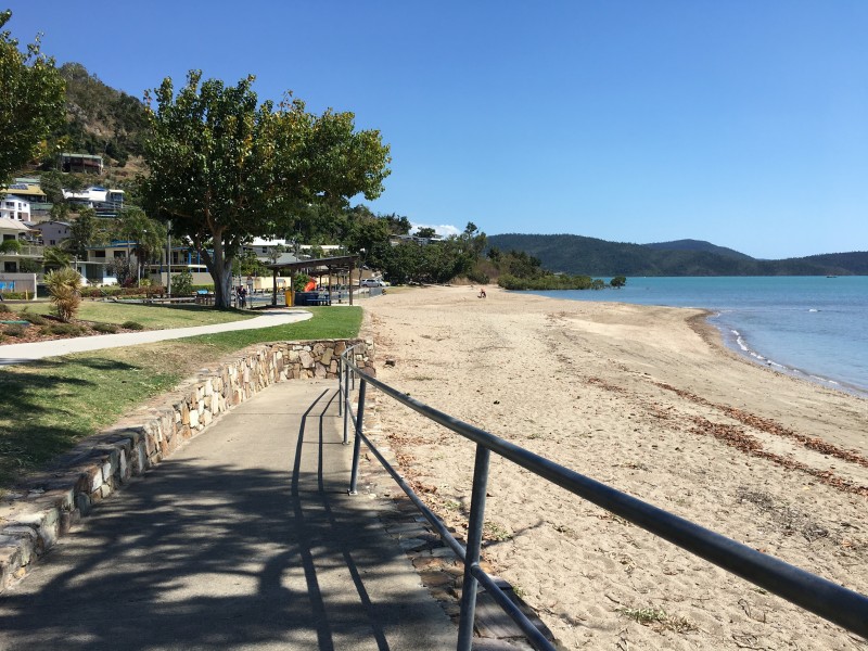 5, 1a Pleasant Drive,, Cannonvale QLD 4802