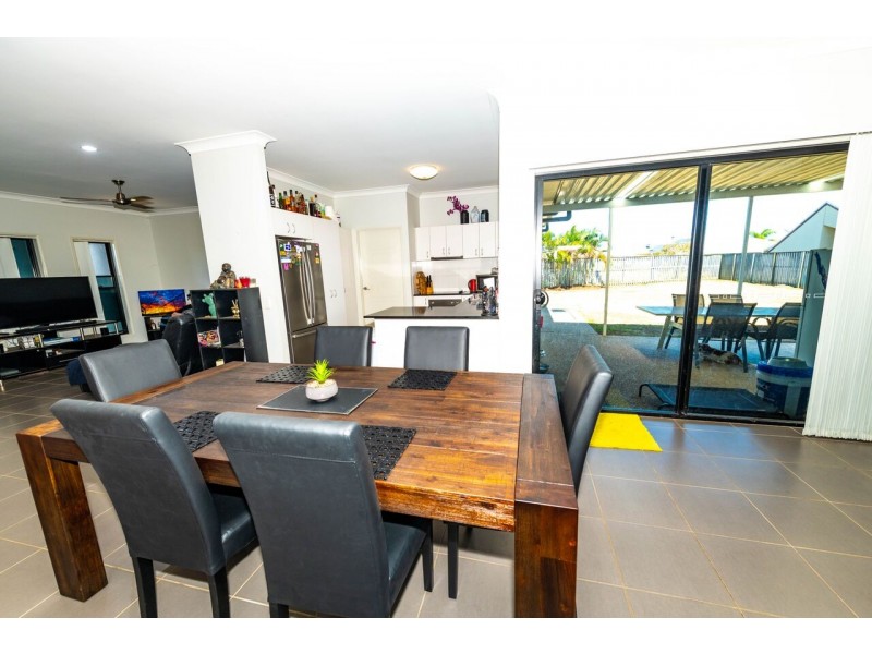 12 Bombo Court, Blacks Beach QLD 4740