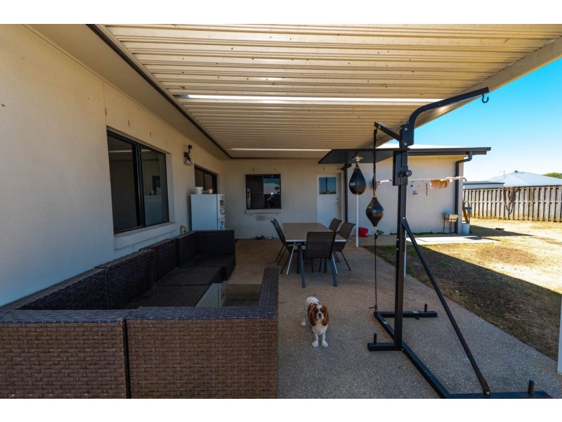 12 Bombo Court, Blacks Beach QLD 4740