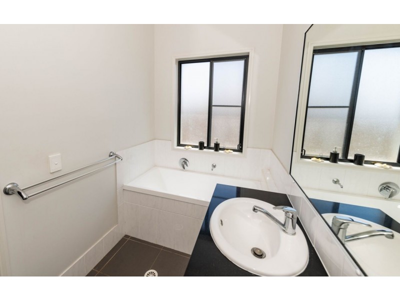 12 Bombo Court, Blacks Beach QLD 4740