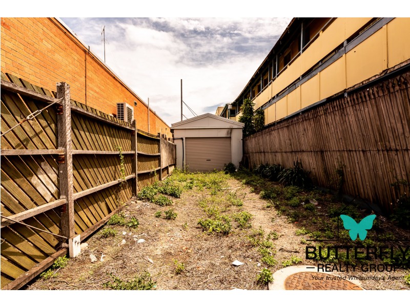 33 Main Street, Proserpine QLD 4800