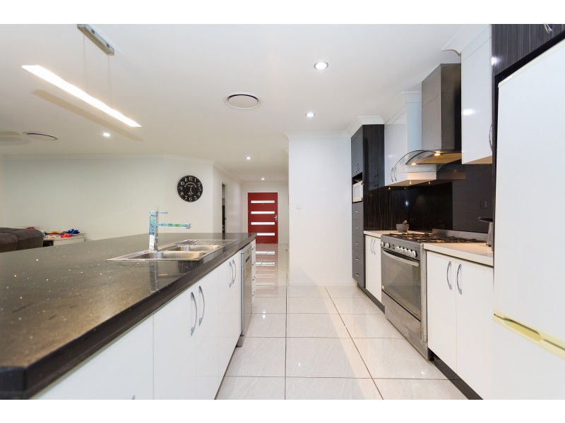12 Kerrisdale Crescent, Beaconsfield QLD 4740