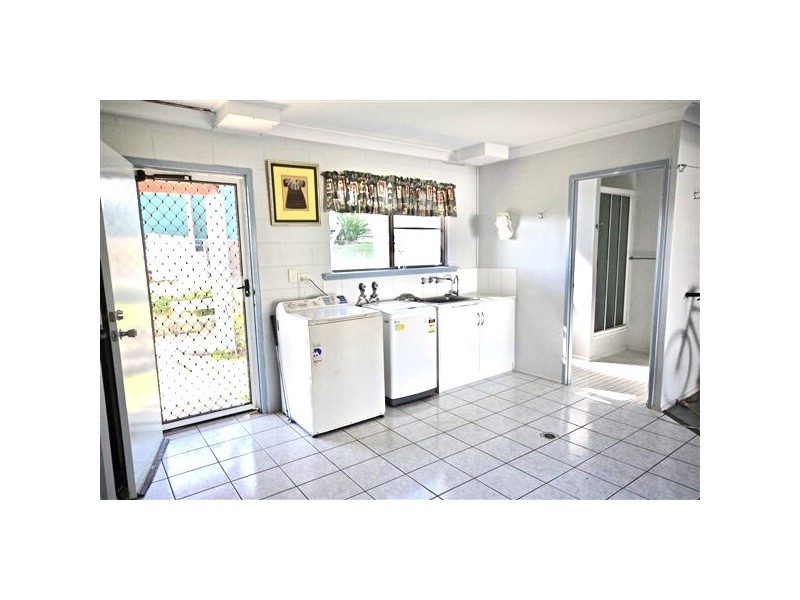 3 Inlet Court, Campwin Beach QLD 4737