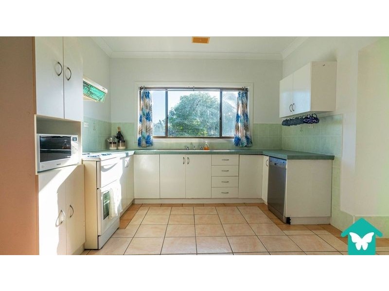 25 Bundesen Avenue, Midge Point QLD 4799