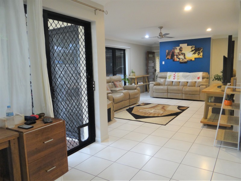 19 Village Circuit, Eimeo QLD 4740