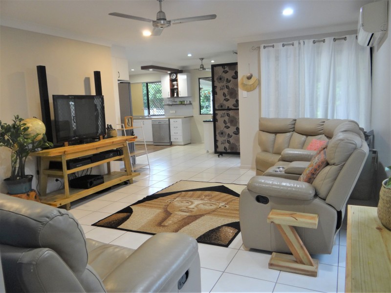 19 Village Circuit, Eimeo QLD 4740