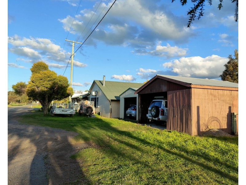 95 MacIntyre Street, Leyburn QLD 4365