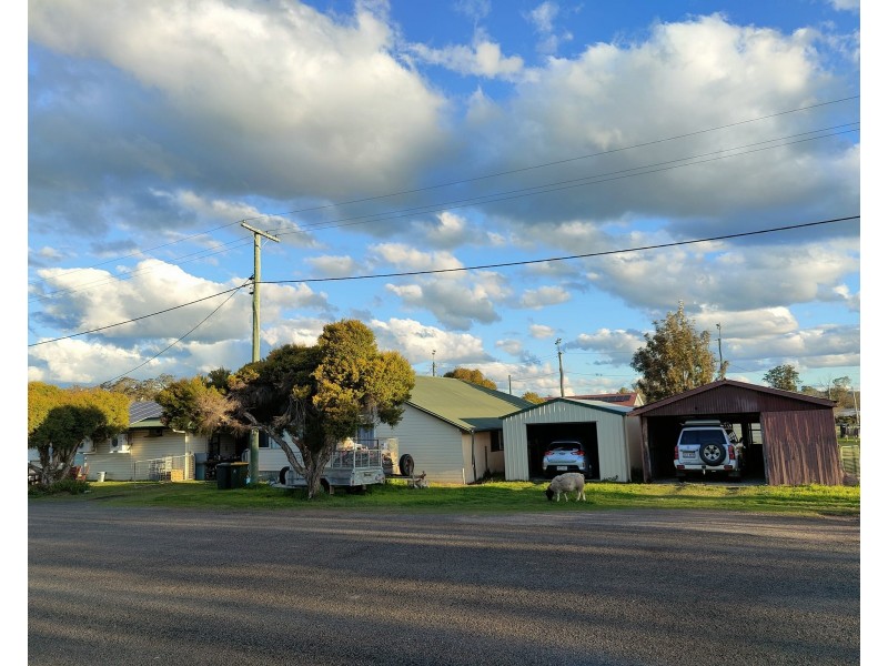 95 MacIntyre Street, Leyburn QLD 4365