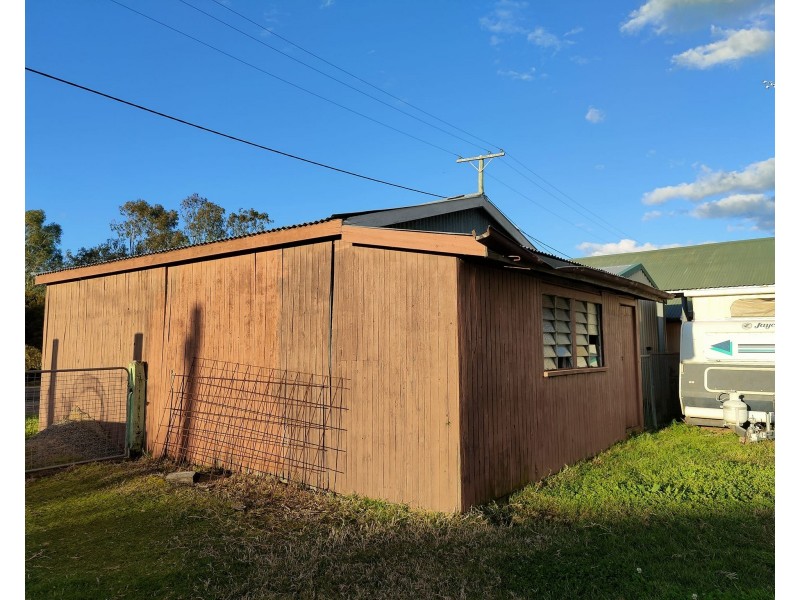 95 MacIntyre Street, Leyburn QLD 4365