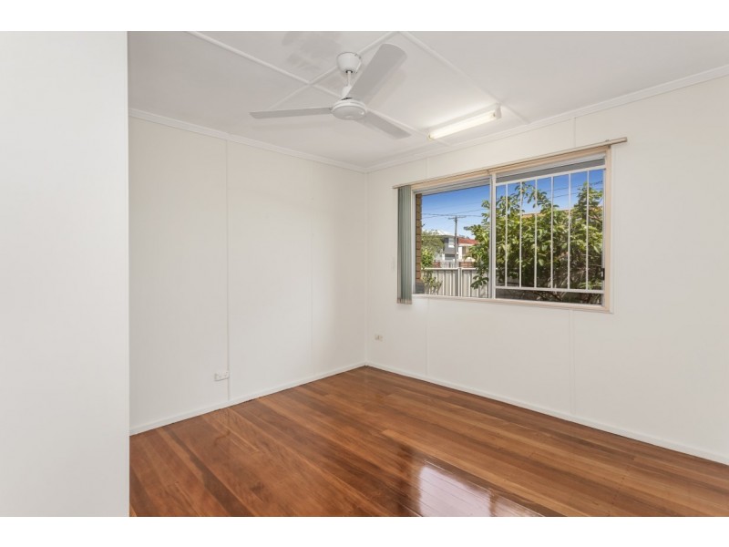 18 Bineen Street, Carina QLD 4152