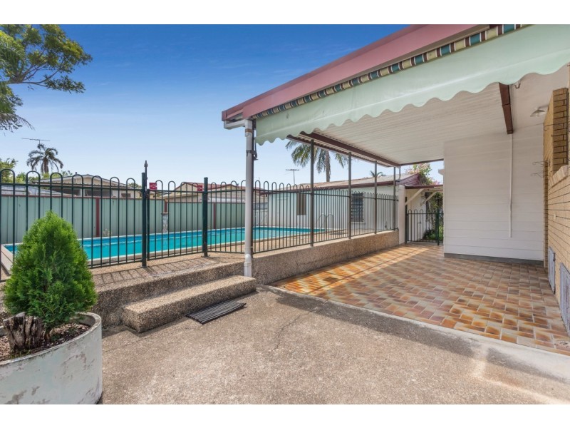 18 Bineen Street, Carina QLD 4152