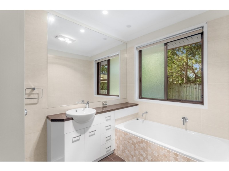 28 Passchendaele Street, Tarragindi QLD 4121