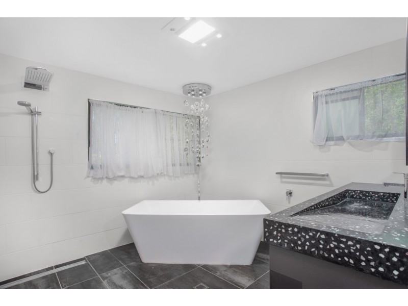 12 Garfield Terrace, Everton Hills QLD 4053