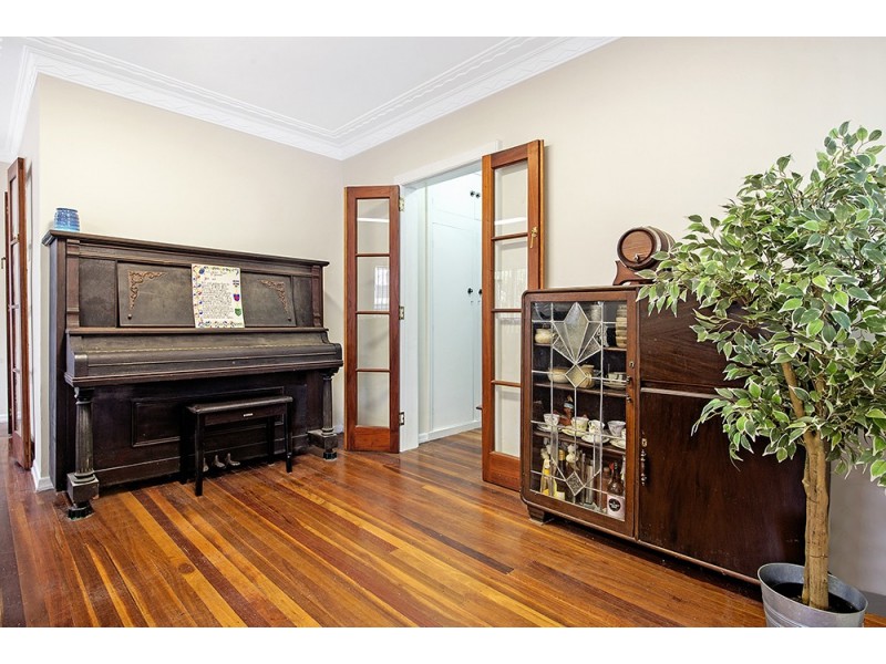 140 Marshall Road, Holland Park West QLD 4121