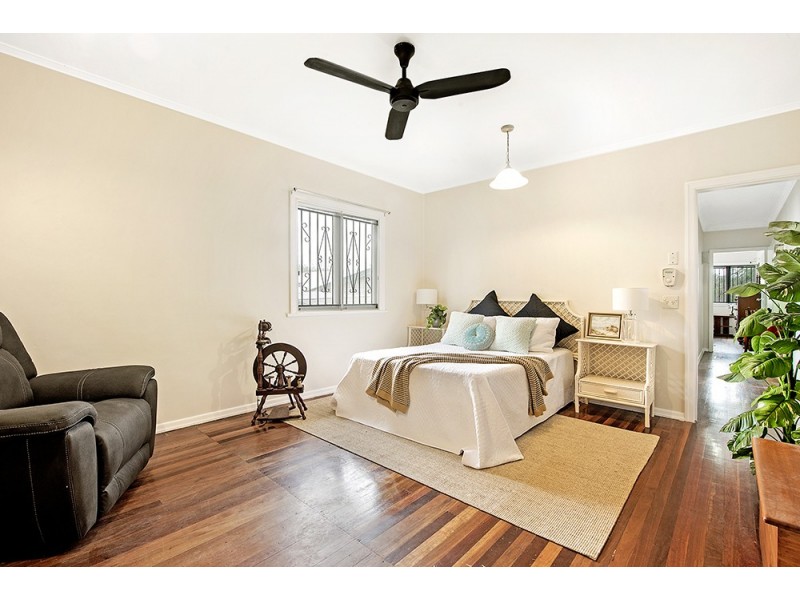 140 Marshall Road, Holland Park West QLD 4121