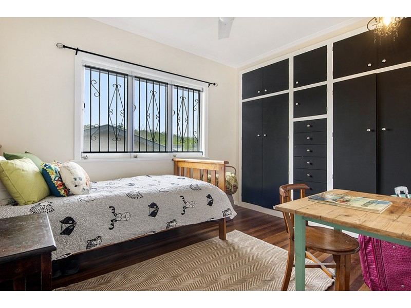 140 Marshall Road, Holland Park West QLD 4121