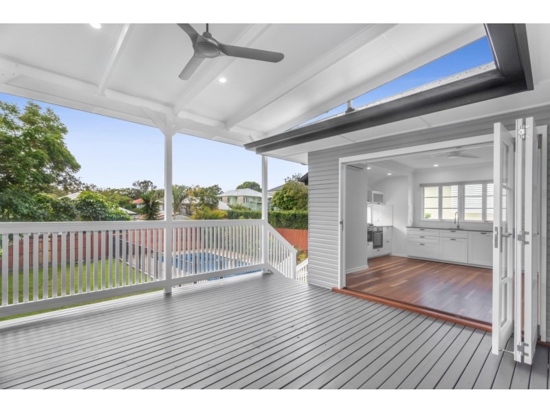 80 Sapphire Street, Holland Park QLD 4121