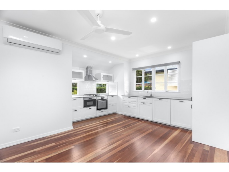 80 Sapphire Street, Holland Park QLD 4121