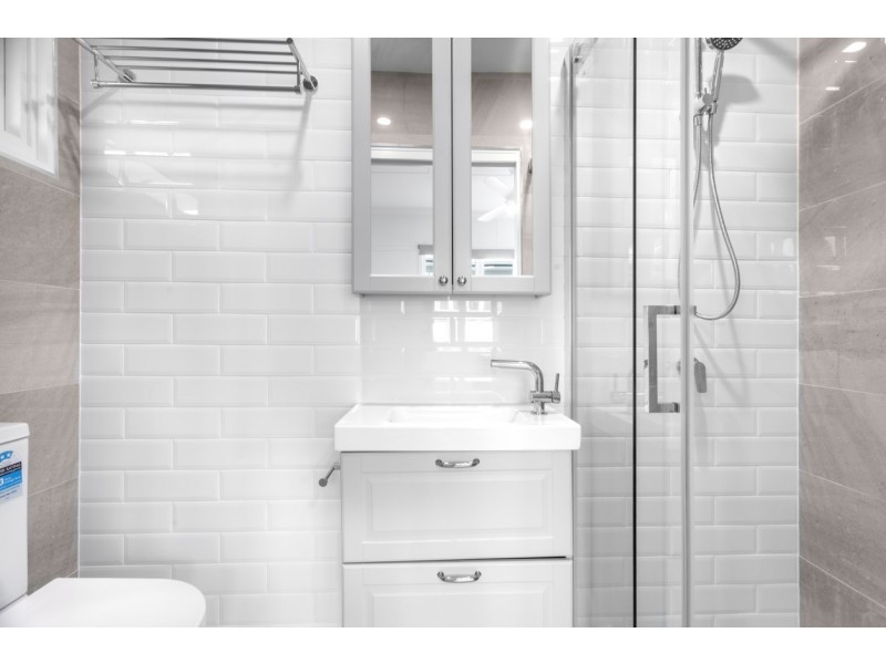 80 Sapphire Street, Holland Park QLD 4121