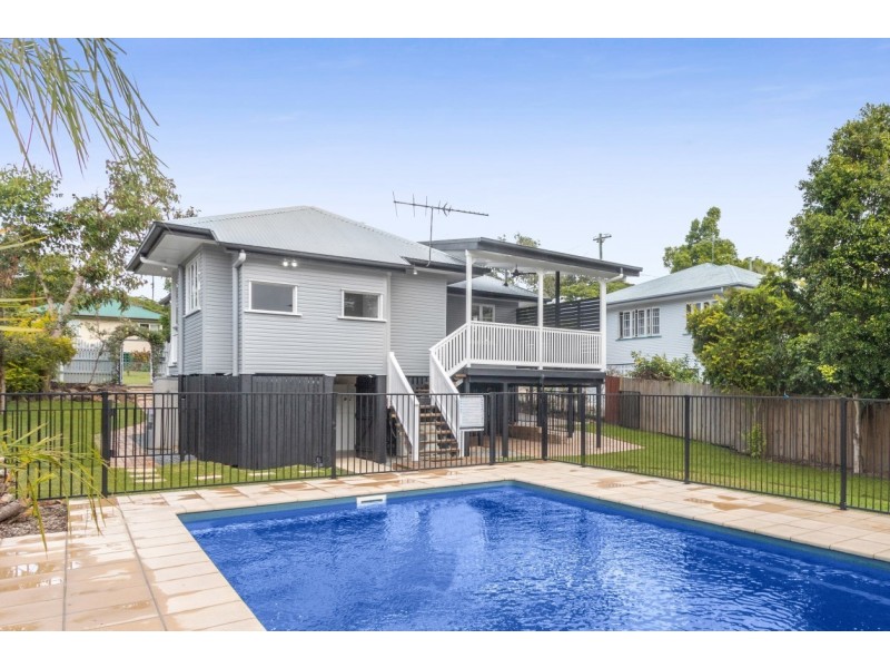 80 Sapphire Street, Holland Park QLD 4121