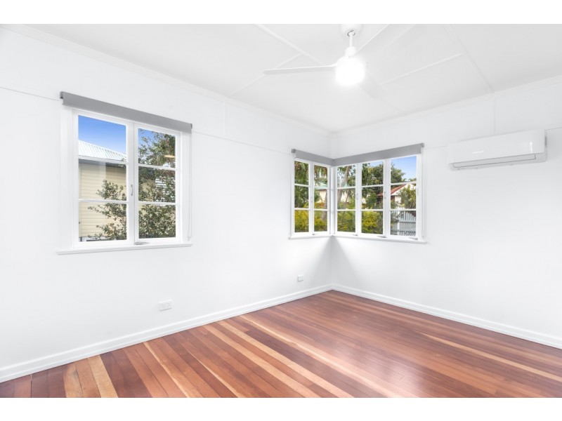 80 Sapphire Street, Holland Park QLD 4121