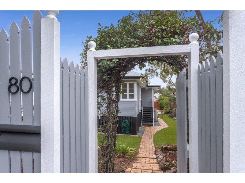 80 Sapphire Street, Holland Park QLD 4121