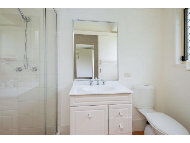 28 Bent Street, Cannon Hill QLD 4170