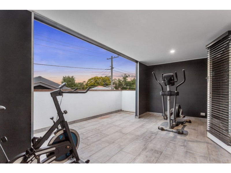 9 Kogarah Street, Tarragindi QLD 4121