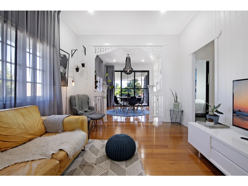 49 Wilkins Street West, Fairfield QLD 4103