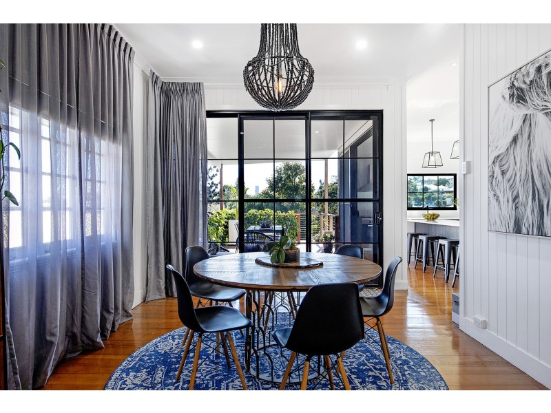 49 Wilkins Street West, Fairfield QLD 4103