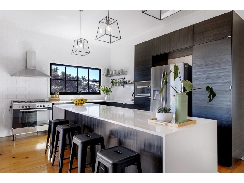 49 Wilkins Street West, Fairfield QLD 4103