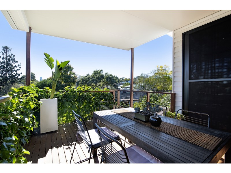 49 Wilkins Street West, Fairfield QLD 4103