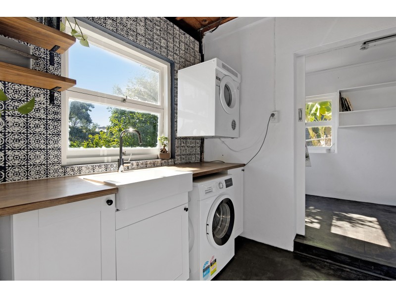 49 Wilkins Street West, Fairfield QLD 4103